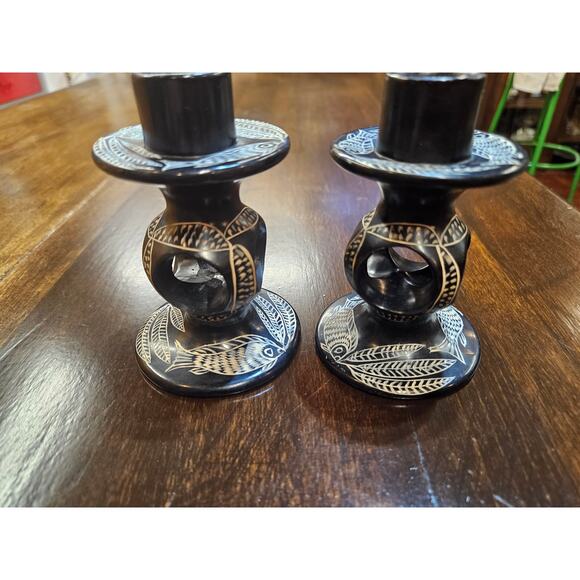 Vintage set of hand carved black soapstone candleholder Fish and Leaf Motif - Picture 6 of 10